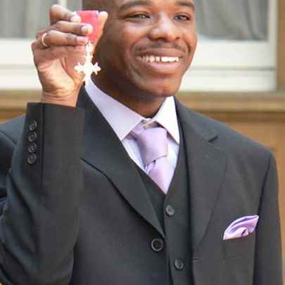 Stephen receives MBE 2006 - Image library